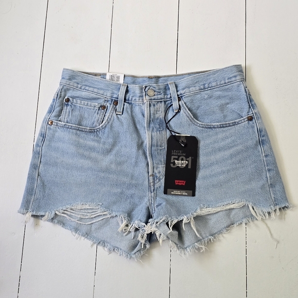 NWT Levi's 501 Original High Rise Light Wash Short 30 - Picture 3 of 10